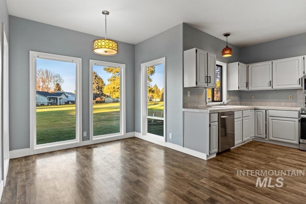 3684 W Stanwich Dr, Meridian, Idaho 83646, 4 Bedrooms, 3 Bathrooms, Residential For Sale, Price $549,000,MLS 98970768