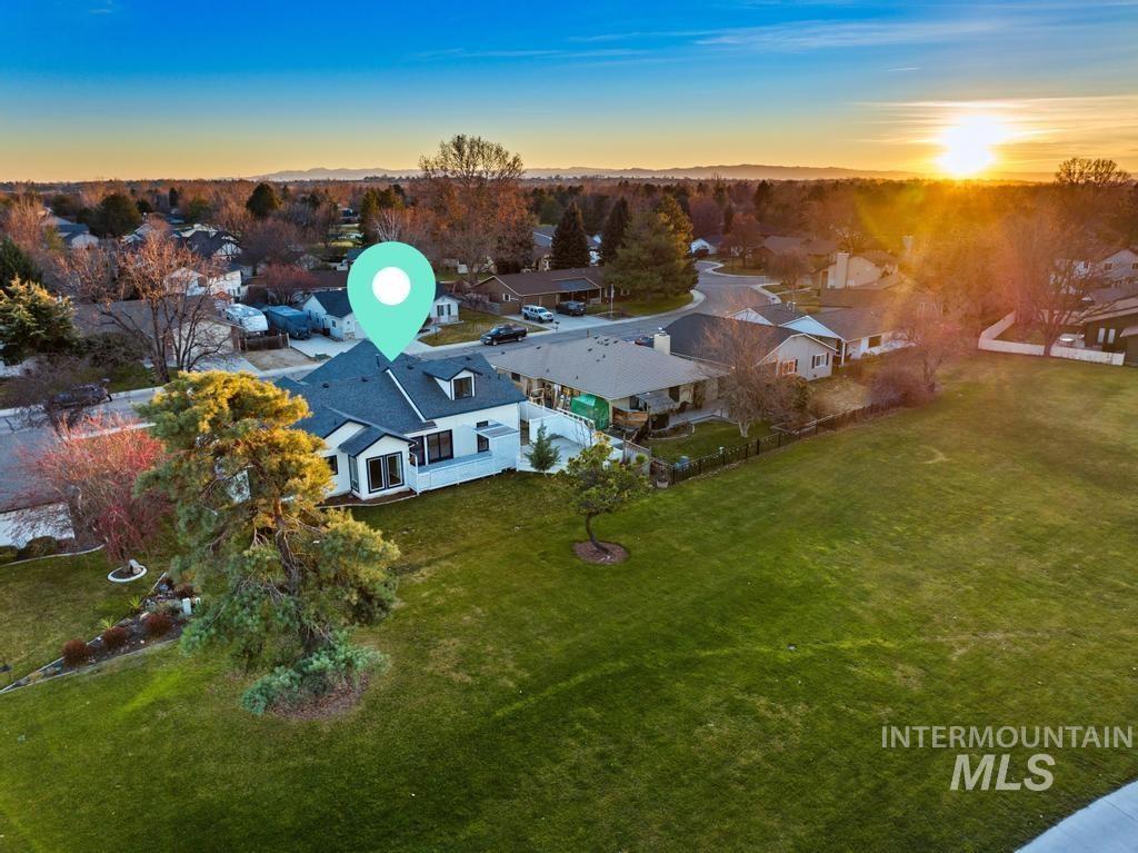 3684 W Stanwich Dr, Meridian, Idaho 83646, 4 Bedrooms, 3 Bathrooms, Residential For Sale, Price $549,000,MLS 98970768