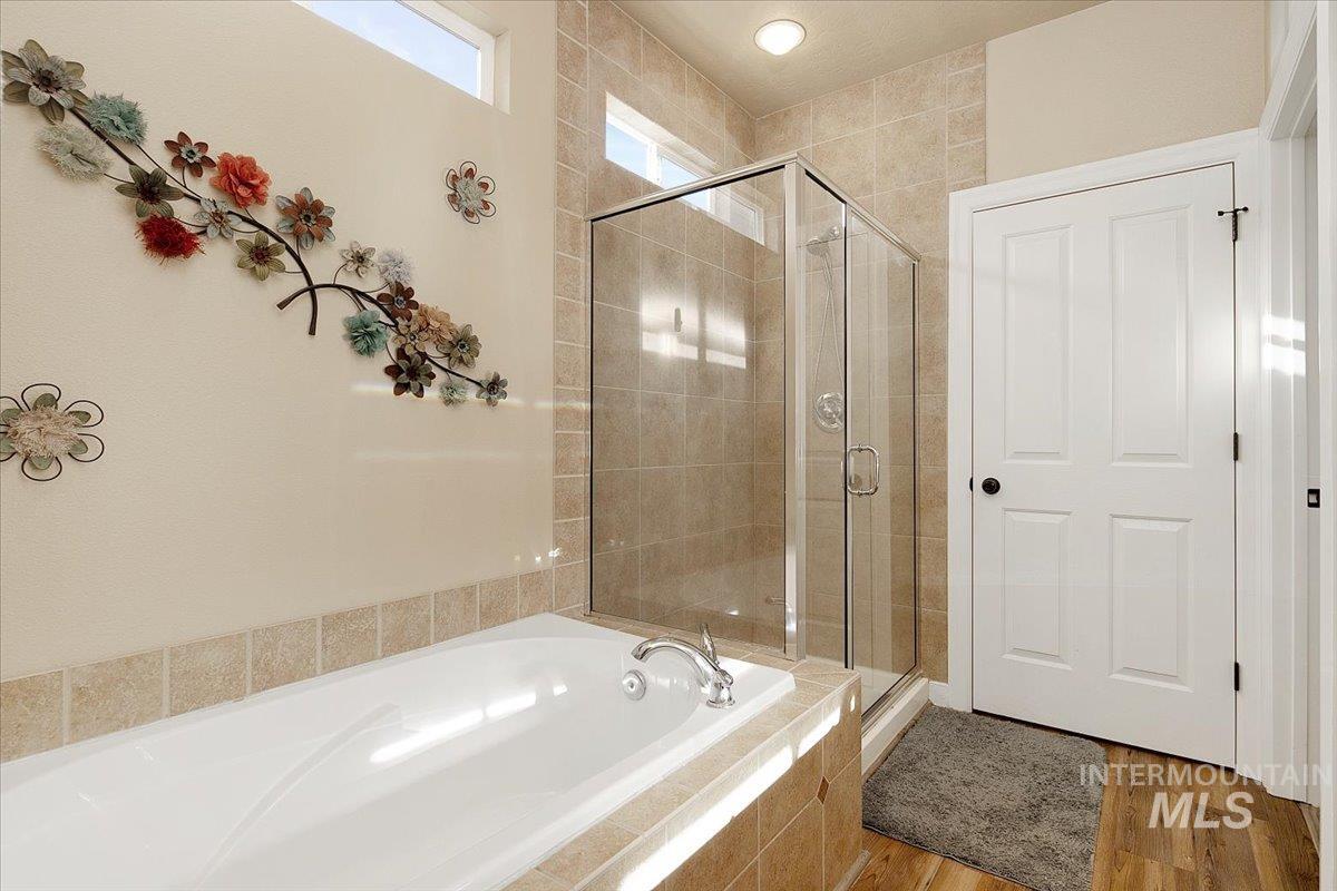 3965 N Heritage View Ave, Meridian, Idaho 83646, 3 Bedrooms, 2.5 Bathrooms, Residential For Sale, Price $524,900,MLS 98970771