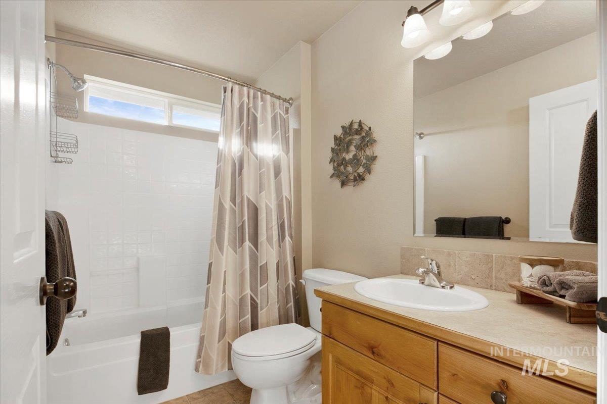 3965 N Heritage View Ave, Meridian, Idaho 83646, 3 Bedrooms, 2.5 Bathrooms, Residential For Sale, Price $524,900,MLS 98970771