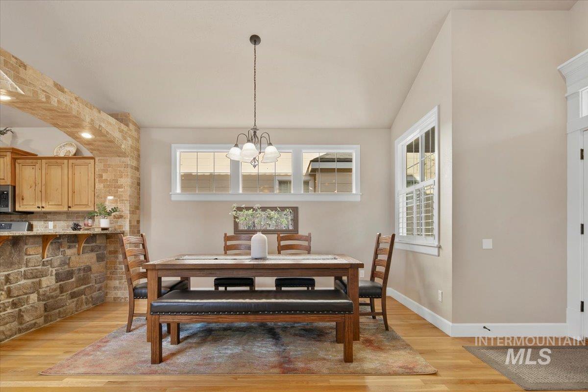 3965 N Heritage View Ave, Meridian, Idaho 83646, 3 Bedrooms, 2.5 Bathrooms, Residential For Sale, Price $524,900,MLS 98970771