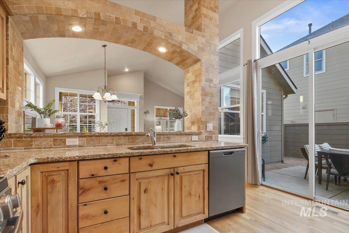 3965 N Heritage View Ave, Meridian, Idaho 83646, 3 Bedrooms, 2.5 Bathrooms, Residential For Sale, Price $524,900,MLS 98970771