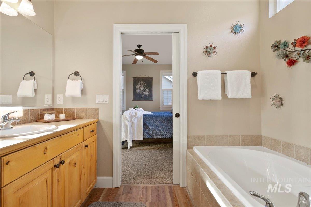 3965 N Heritage View Ave, Meridian, Idaho 83646, 3 Bedrooms, 2.5 Bathrooms, Residential For Sale, Price $524,900,MLS 98970771