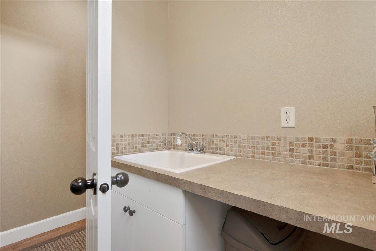 3965 N Heritage View Ave, Meridian, Idaho 83646, 3 Bedrooms, 2.5 Bathrooms, Residential For Sale, Price $524,900,MLS 98970771