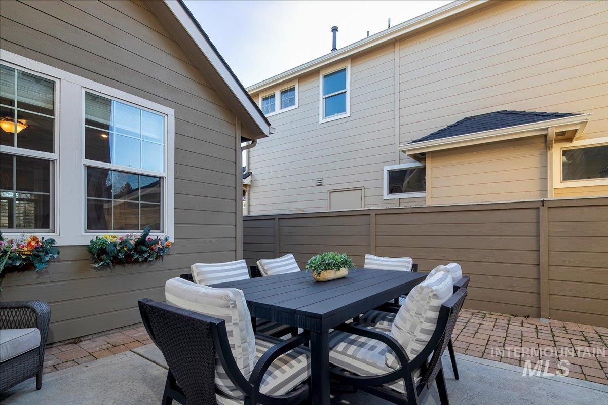 3965 N Heritage View Ave, Meridian, Idaho 83646, 3 Bedrooms, 2.5 Bathrooms, Residential For Sale, Price $524,900,MLS 98970771