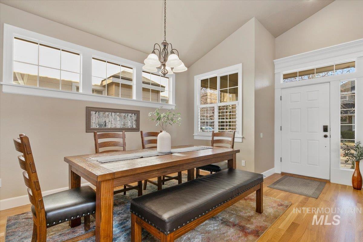 3965 N Heritage View Ave, Meridian, Idaho 83646, 3 Bedrooms, 2.5 Bathrooms, Residential For Sale, Price $524,900,MLS 98970771