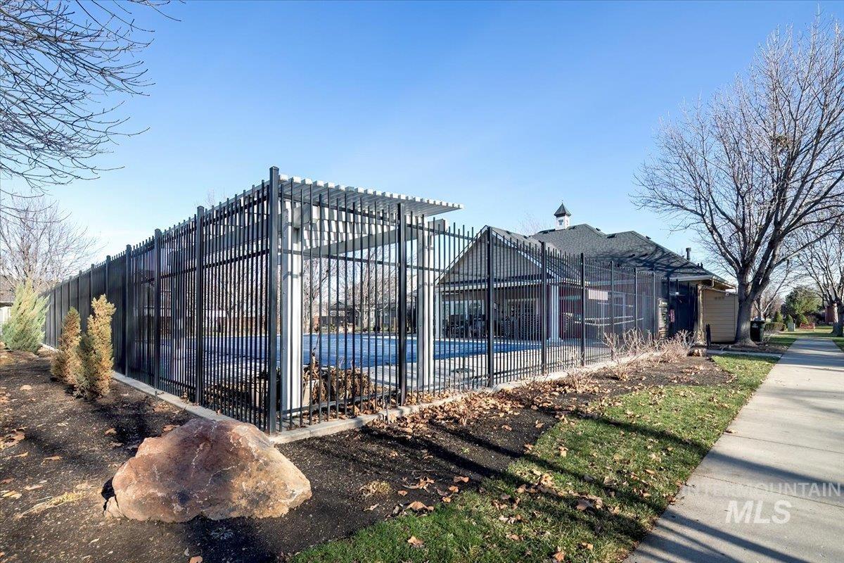 3965 N Heritage View Ave, Meridian, Idaho 83646, 3 Bedrooms, 2.5 Bathrooms, Residential For Sale, Price $524,900,MLS 98970771