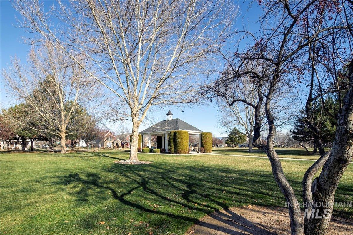 3965 N Heritage View Ave, Meridian, Idaho 83646, 3 Bedrooms, 2.5 Bathrooms, Residential For Sale, Price $524,900,MLS 98970771