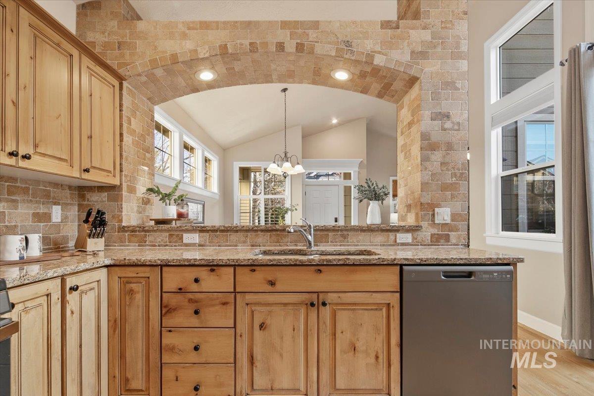 3965 N Heritage View Ave, Meridian, Idaho 83646, 3 Bedrooms, 2.5 Bathrooms, Residential For Sale, Price $524,900,MLS 98970771