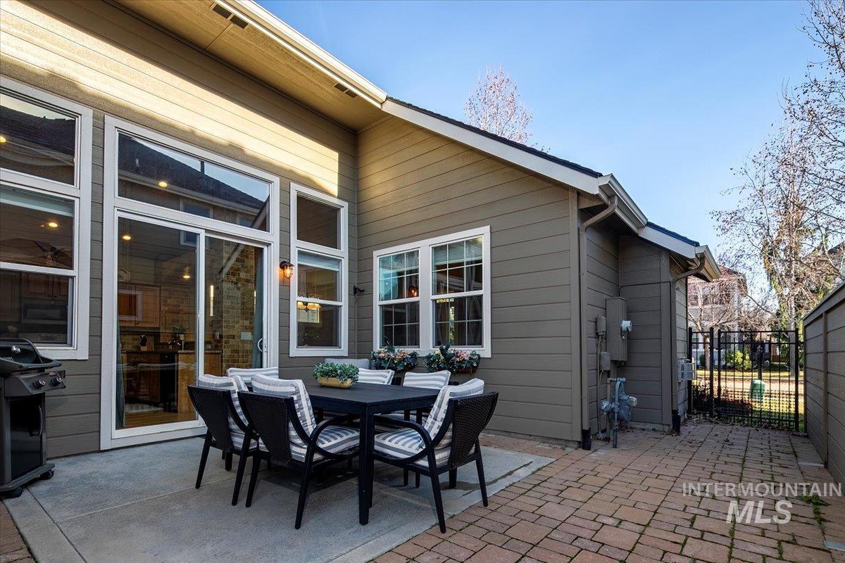 3965 N Heritage View Ave, Meridian, Idaho 83646, 3 Bedrooms, 2.5 Bathrooms, Residential For Sale, Price $524,900,MLS 98970771