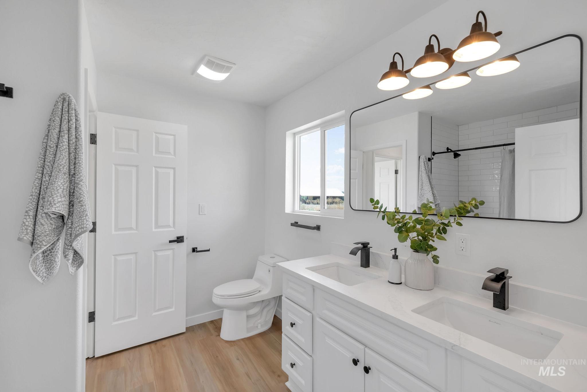 1070 W Indian Valley Rd, Indian Valley, Idaho 83632, 3 Bedrooms, 3 Bathrooms, Residential For Sale, Price $649,000,MLS 98970772