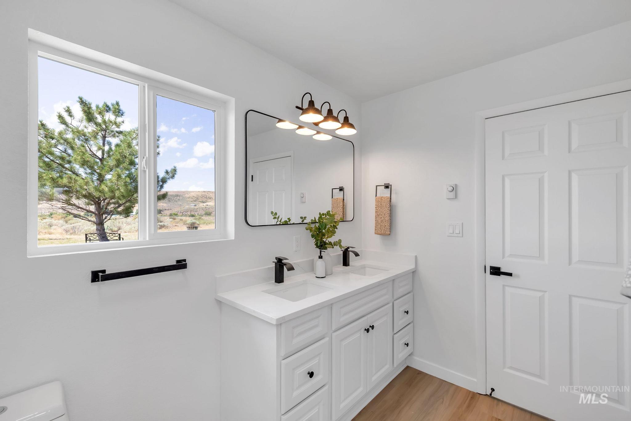 1070 W Indian Valley Rd, Indian Valley, Idaho 83632, 3 Bedrooms, 3 Bathrooms, Residential For Sale, Price $649,000,MLS 98970772