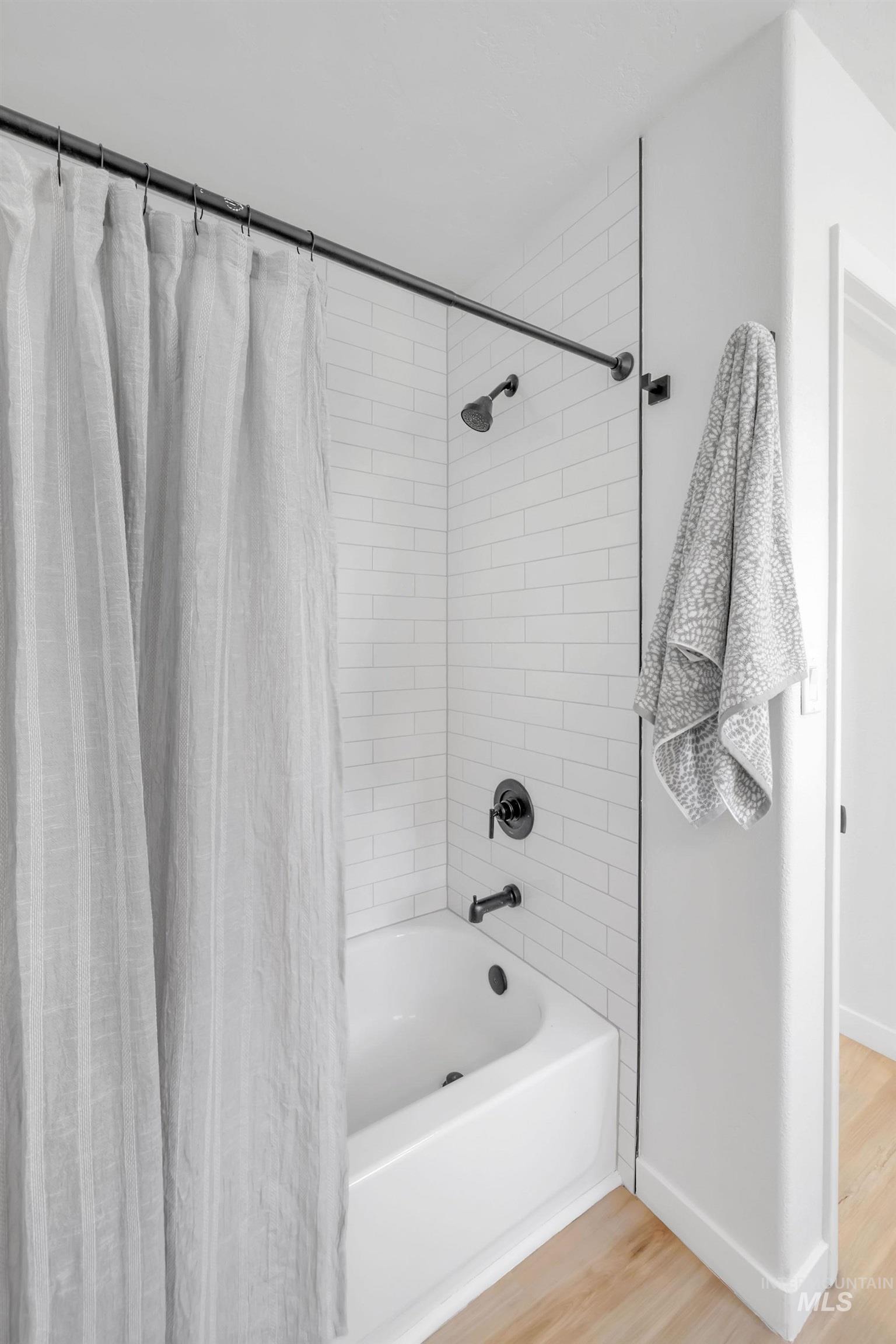 1070 W Indian Valley Rd, Indian Valley, Idaho 83632, 3 Bedrooms, 3 Bathrooms, Residential For Sale, Price $649,000,MLS 98970772