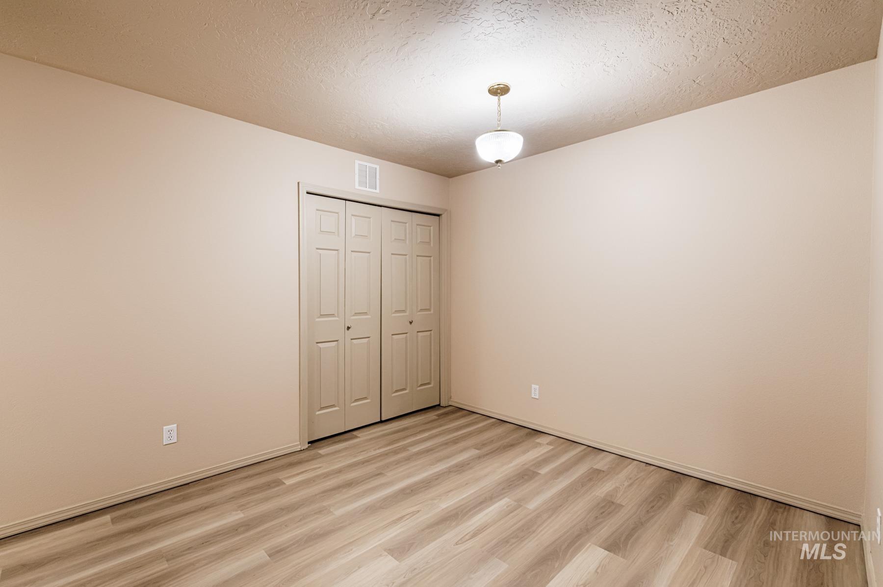 2829 Cougar, Nampa, Idaho 83687, 2 Bedrooms, 2 Bathrooms, Residential For Sale, Price $290,000,MLS 98970774