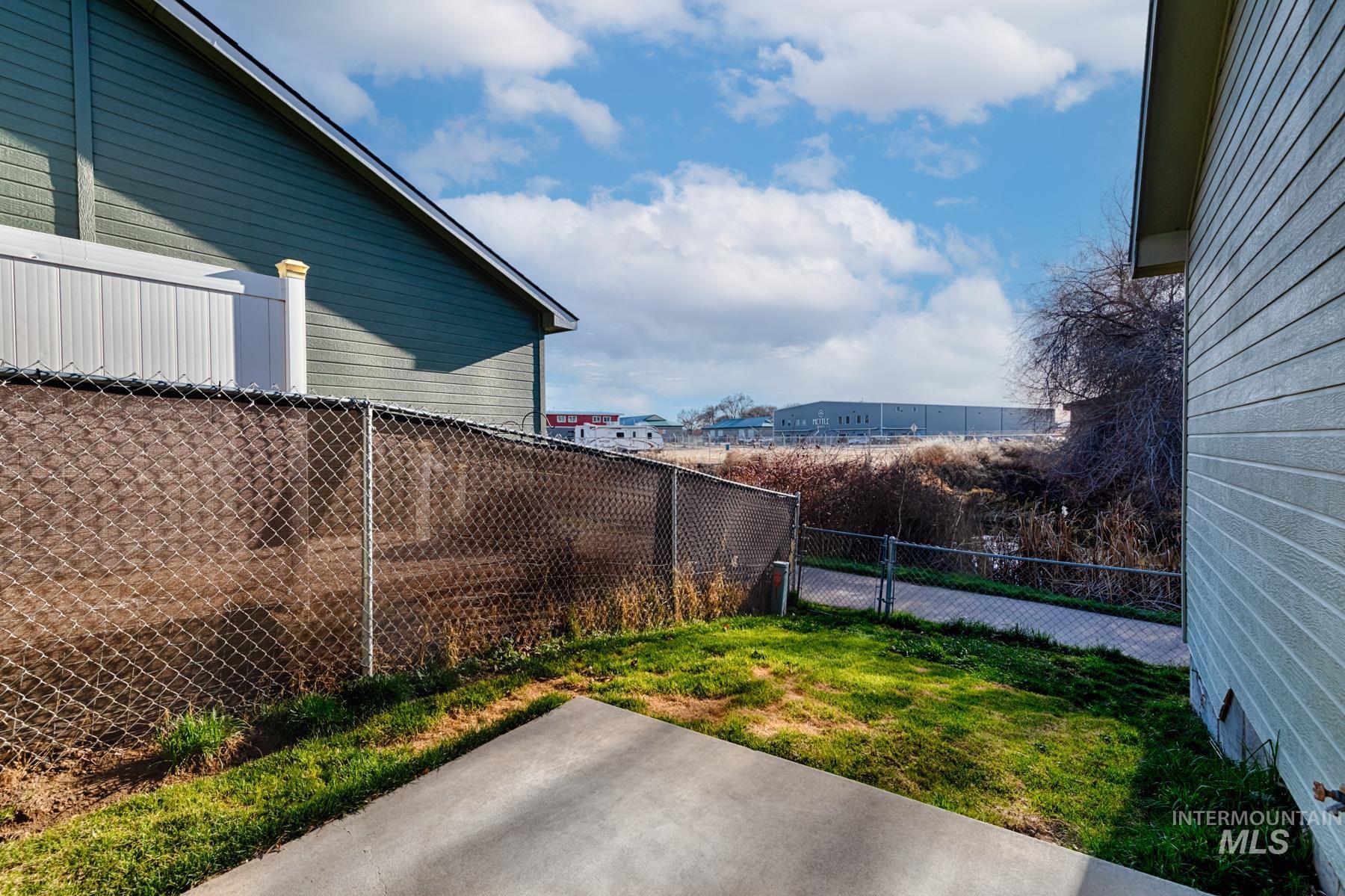 2829 Cougar, Nampa, Idaho 83687, 2 Bedrooms, 2 Bathrooms, Residential For Sale, Price $290,000,MLS 98970774