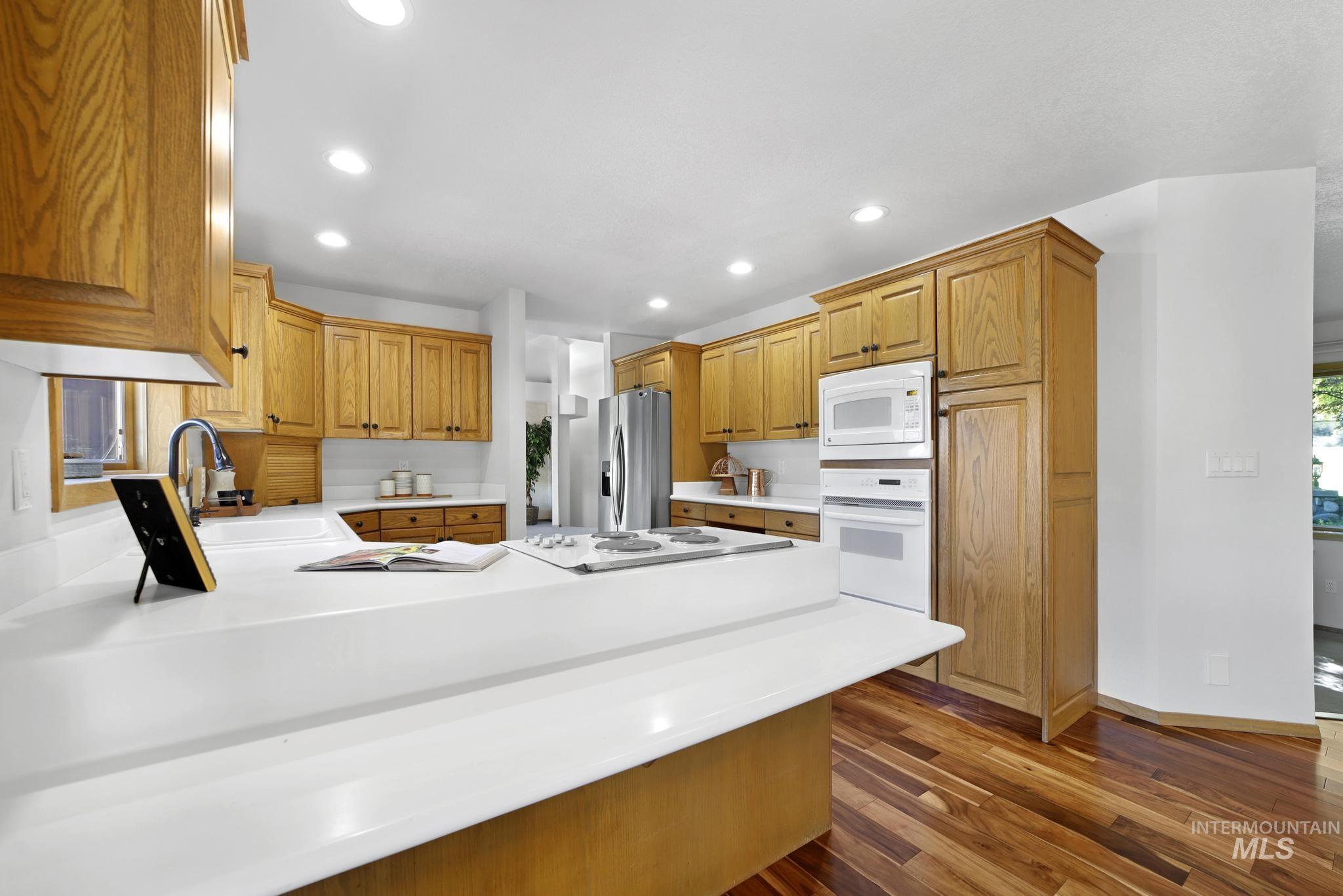 132 Country Club Drive, Buhl, Idaho 83316, 4 Bedrooms, 2.5 Bathrooms, Residential For Sale, Price $710,000,MLS 98970777