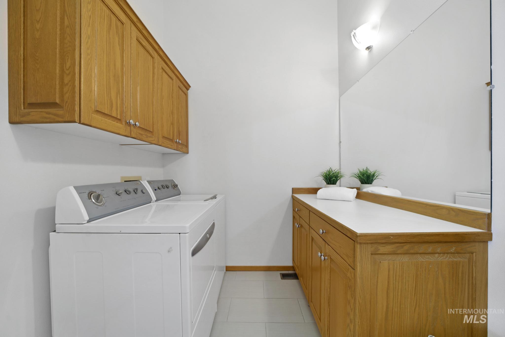 132 Country Club Drive, Buhl, Idaho 83316, 4 Bedrooms, 2.5 Bathrooms, Residential For Sale, Price $710,000,MLS 98970777