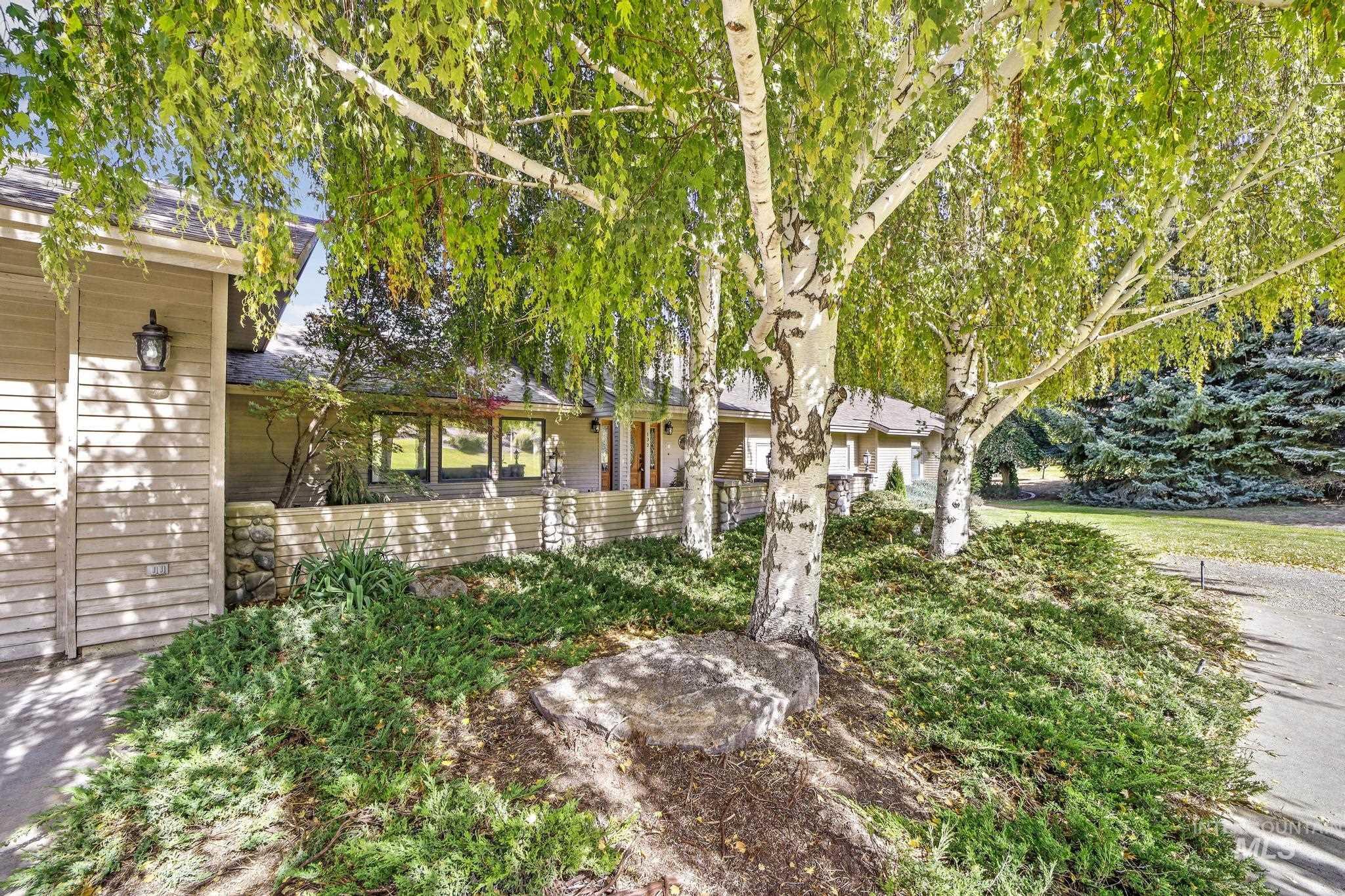 132 Country Club Drive, Buhl, Idaho 83316, 4 Bedrooms, 2.5 Bathrooms, Residential For Sale, Price $710,000,MLS 98970777