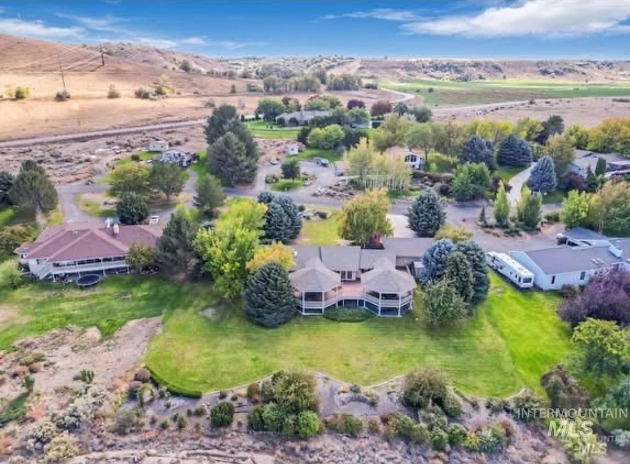 132 Country Club Drive, Buhl, Idaho 83316, 4 Bedrooms, 2.5 Bathrooms, Residential For Sale, Price $710,000,MLS 98970777