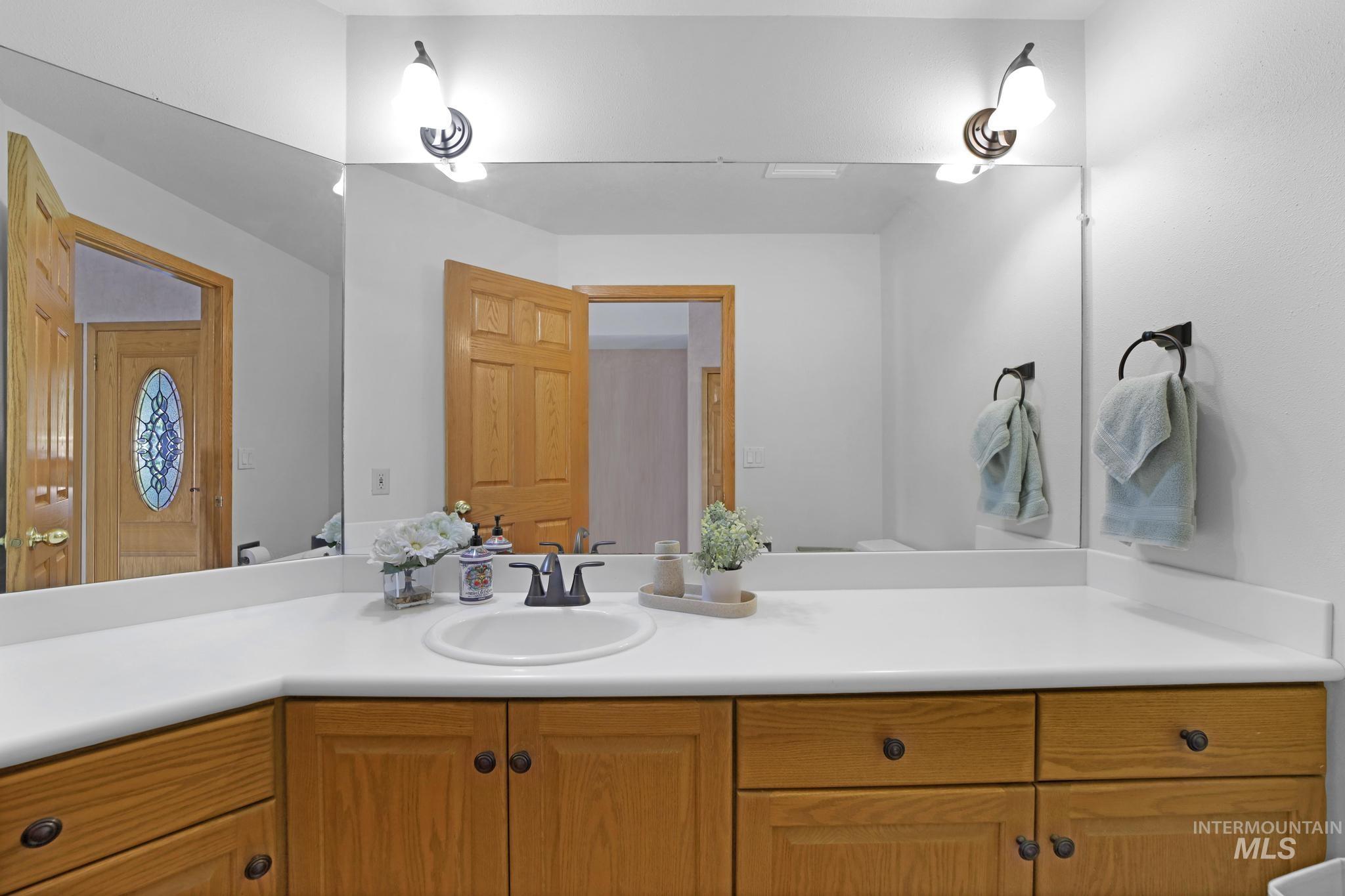 132 Country Club Drive, Buhl, Idaho 83316, 4 Bedrooms, 2.5 Bathrooms, Residential For Sale, Price $710,000,MLS 98970777