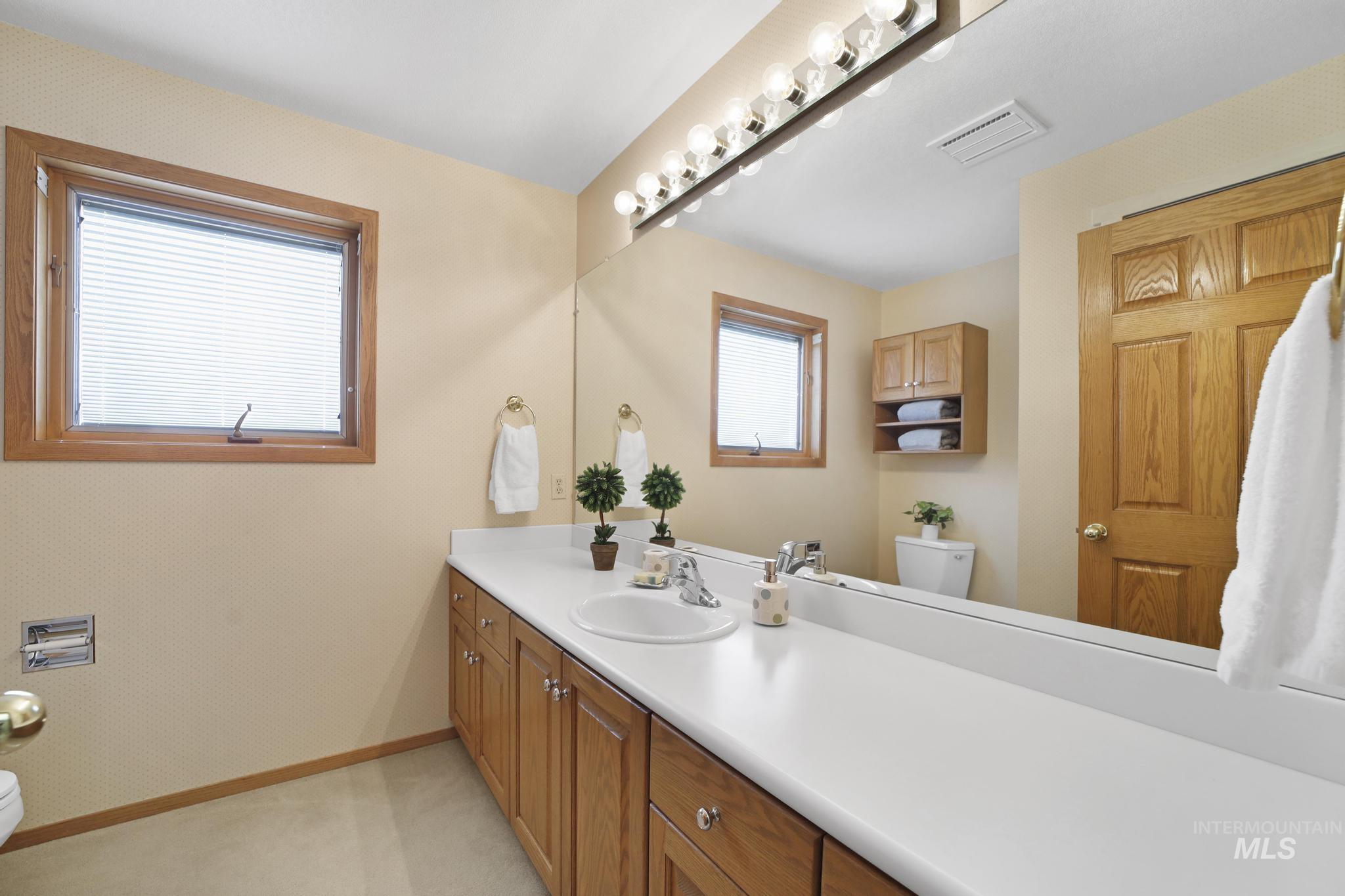 132 Country Club Drive, Buhl, Idaho 83316, 4 Bedrooms, 2.5 Bathrooms, Residential For Sale, Price $710,000,MLS 98970777