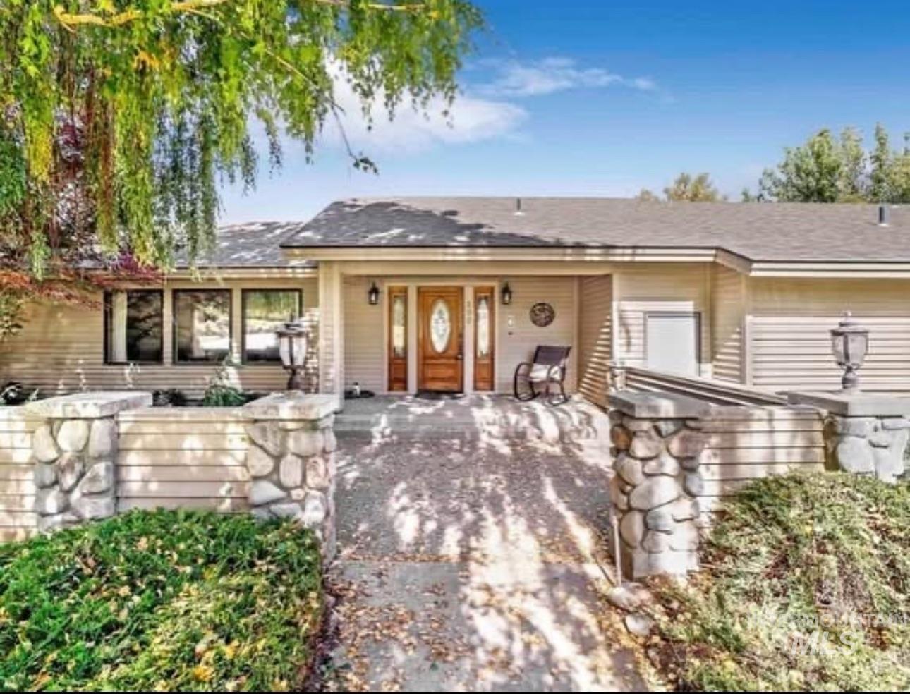 132 Country Club Drive, Buhl, Idaho 83316, 4 Bedrooms, 2.5 Bathrooms, Residential For Sale, Price $710,000,MLS 98970777