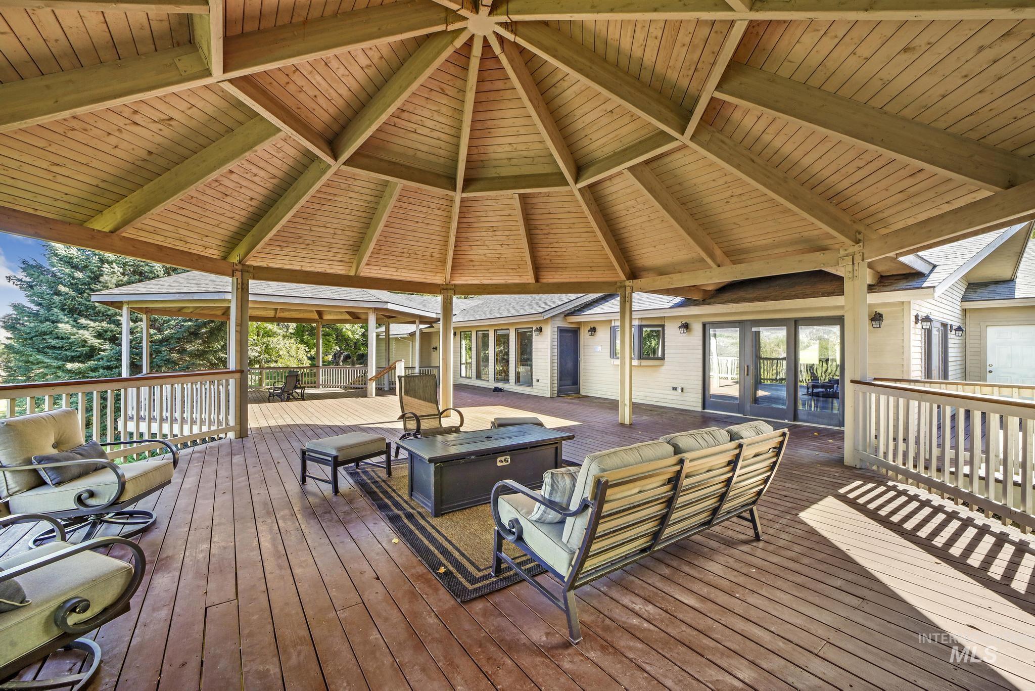 132 Country Club Drive, Buhl, Idaho 83316, 4 Bedrooms, 2.5 Bathrooms, Residential For Sale, Price $695,000,MLS 98970777