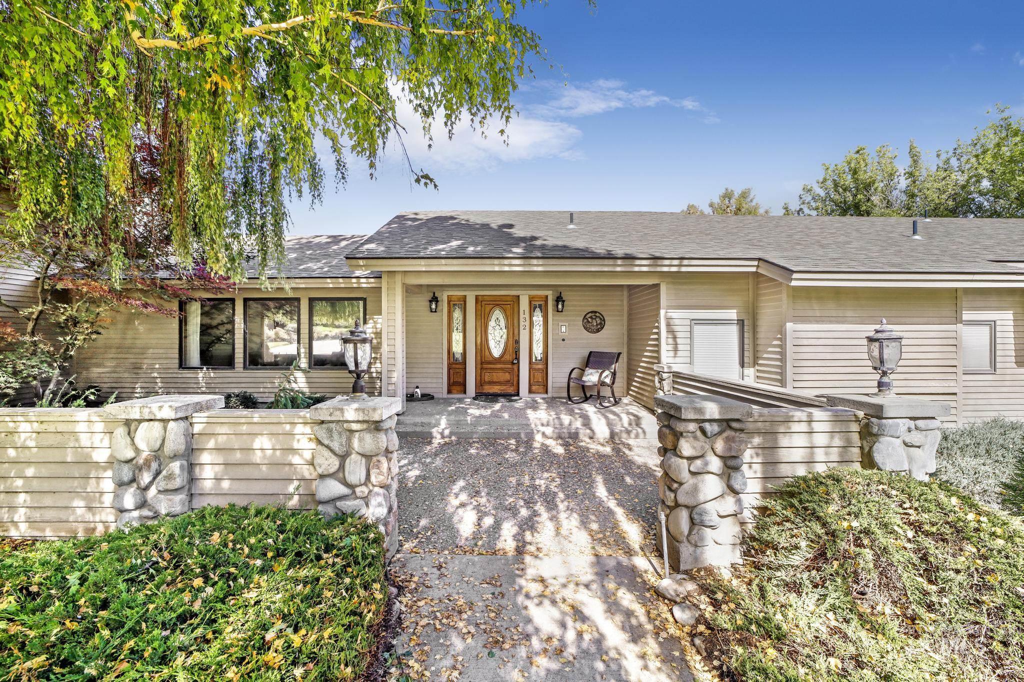 132 Country Club Drive, Buhl, Idaho 83316, 4 Bedrooms, 2.5 Bathrooms, Residential For Sale, Price $695,000,MLS 98970777