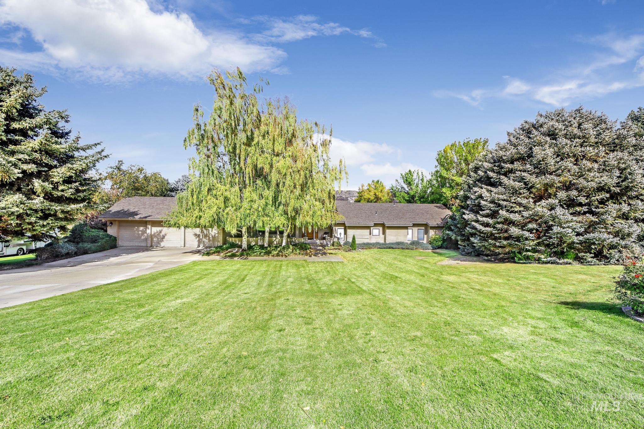 132 Country Club Drive, Buhl, Idaho 83316, 4 Bedrooms, 2.5 Bathrooms, Residential For Sale, Price $695,000,MLS 98970777