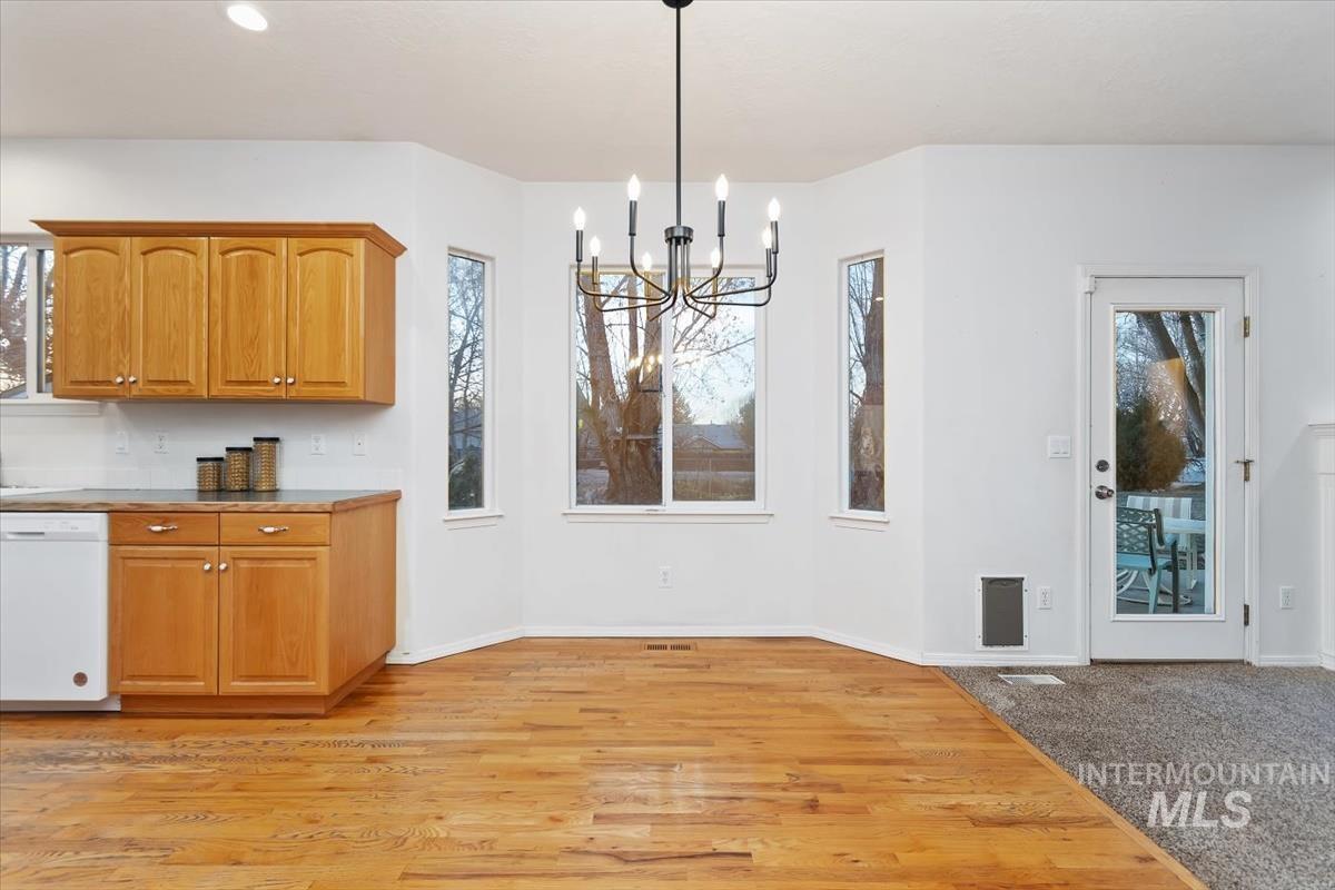 2213 E Celia Ct., Eagle, Idaho 83616, 3 Bedrooms, 3 Bathrooms, Residential For Sale, Price $539,900,MLS 98970778