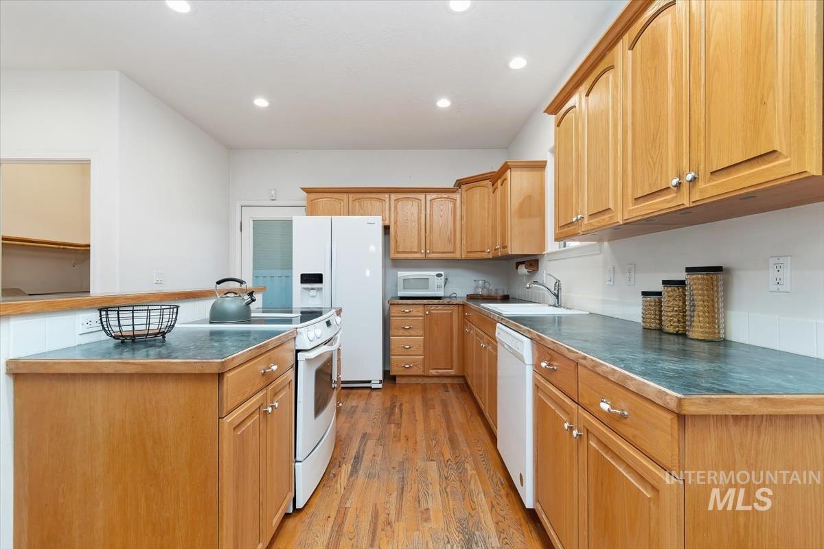 2213 E Celia Ct., Eagle, Idaho 83616, 3 Bedrooms, 3 Bathrooms, Residential For Sale, Price $539,900,MLS 98970778