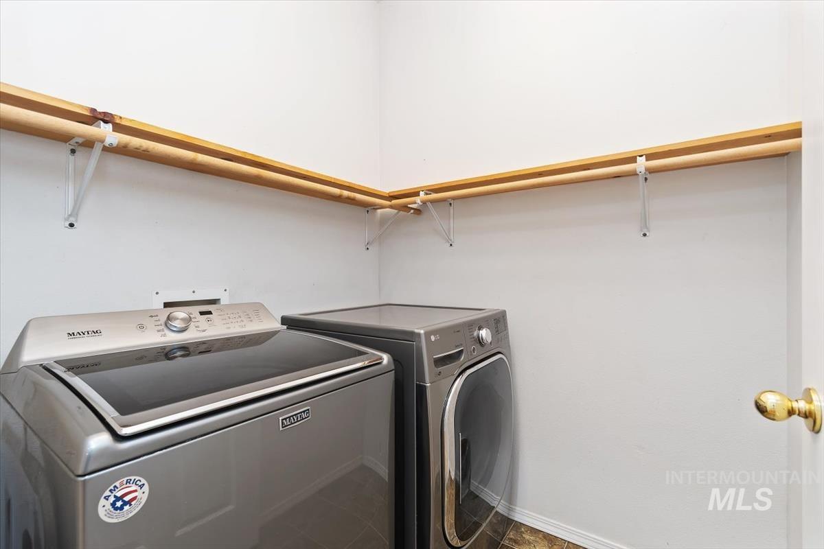 2213 E Celia Ct., Eagle, Idaho 83616, 3 Bedrooms, 3 Bathrooms, Residential For Sale, Price $539,900,MLS 98970778