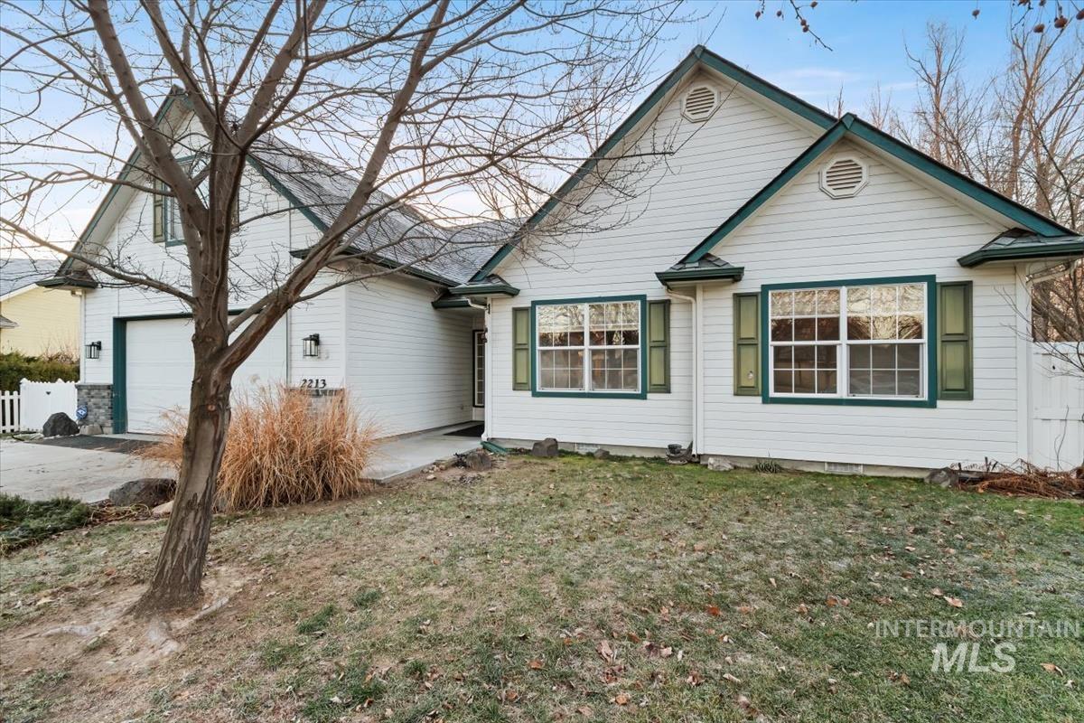 2213 E Celia Ct., Eagle, Idaho 83616, 3 Bedrooms, 3 Bathrooms, Residential For Sale, Price $539,900,MLS 98970778