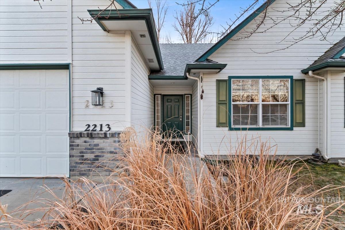 2213 E Celia Ct., Eagle, Idaho 83616, 3 Bedrooms, 3 Bathrooms, Residential For Sale, Price $539,900,MLS 98970778