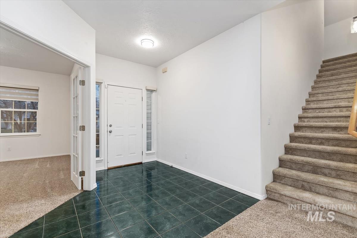 2213 E Celia Ct., Eagle, Idaho 83616, 3 Bedrooms, 3 Bathrooms, Residential For Sale, Price $539,900,MLS 98970778