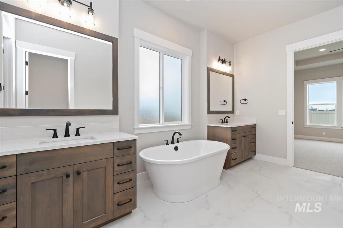 2109 N Rockdale Ave., Kuna, Idaho 83634, 4 Bedrooms, 3.5 Bathrooms, Residential For Sale, Price $879,880, 98970781