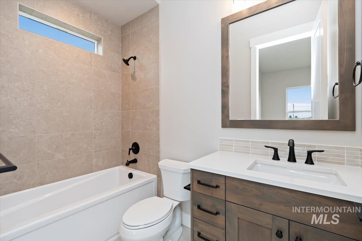 2109 N Rockdale Ave., Kuna, Idaho 83634, 4 Bedrooms, 3.5 Bathrooms, Residential For Sale, Price $884,880,MLS 98970781