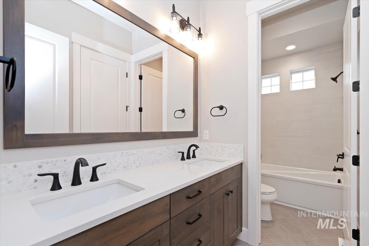 2109 N Rockdale Ave., Kuna, Idaho 83634, 4 Bedrooms, 3.5 Bathrooms, Residential For Sale, Price $884,880,MLS 98970781