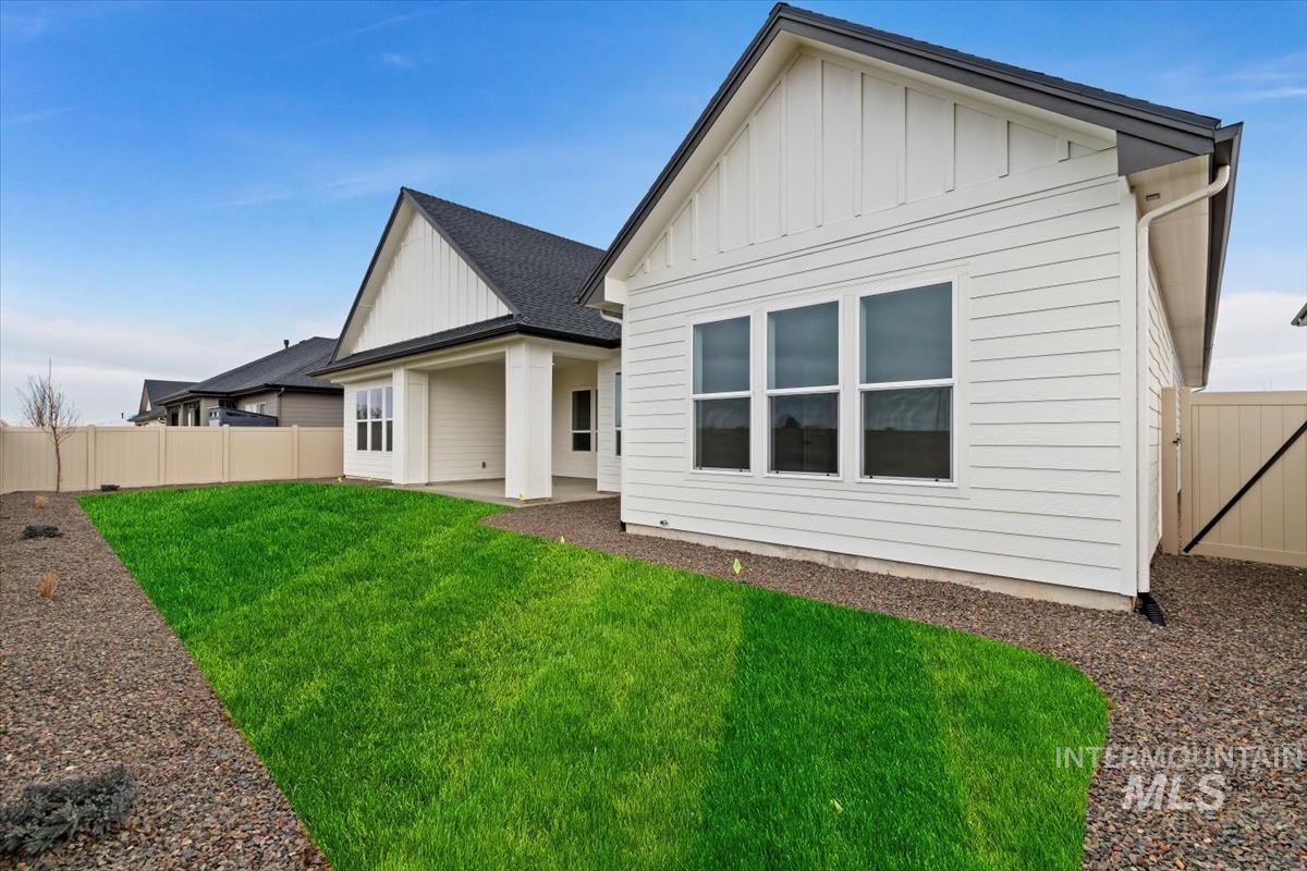 2109 N Rockdale Ave., Kuna, Idaho 83634, 4 Bedrooms, 3.5 Bathrooms, Residential For Sale, Price $879,880, 98970781