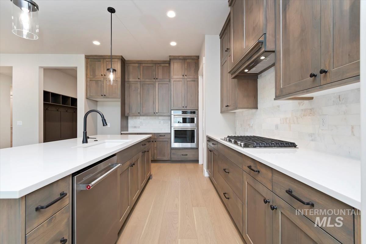 2109 N Rockdale Ave., Kuna, Idaho 83634, 4 Bedrooms, 3.5 Bathrooms, Residential For Sale, Price $884,880,MLS 98970781