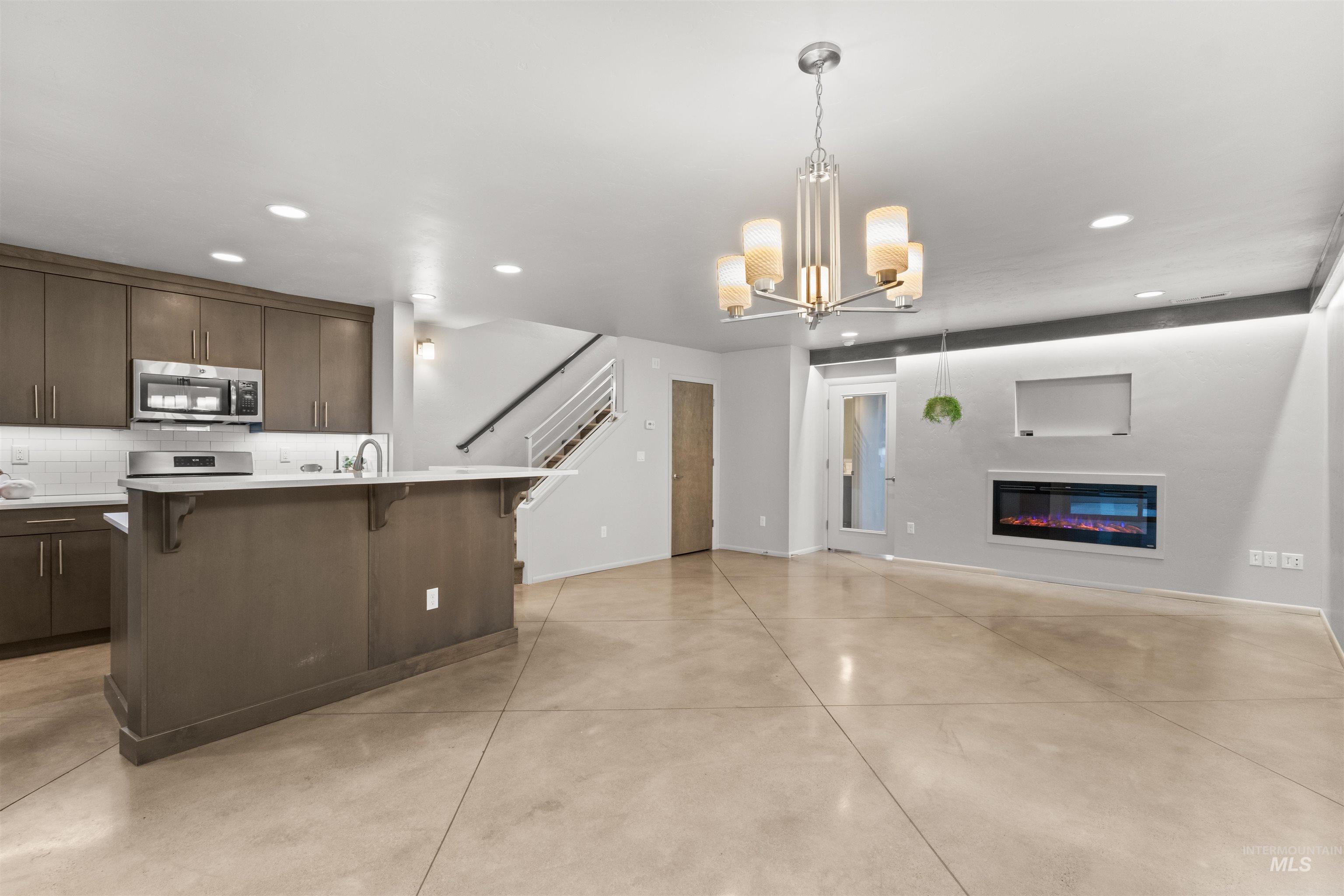 10263 W Carlton Bay Dr, Garden City, Idaho 83714, 3 Bedrooms, 3 Bathrooms, Residential For Sale, Price $529,900,MLS 98970784