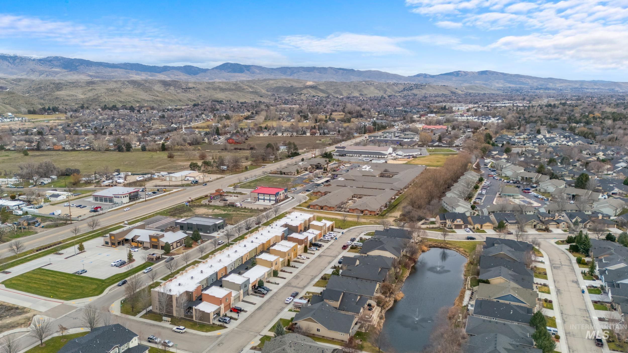 10263 W Carlton Bay Dr, Garden City, Idaho 83714, 3 Bedrooms, 3 Bathrooms, Residential For Sale, Price $529,900,MLS 98970784