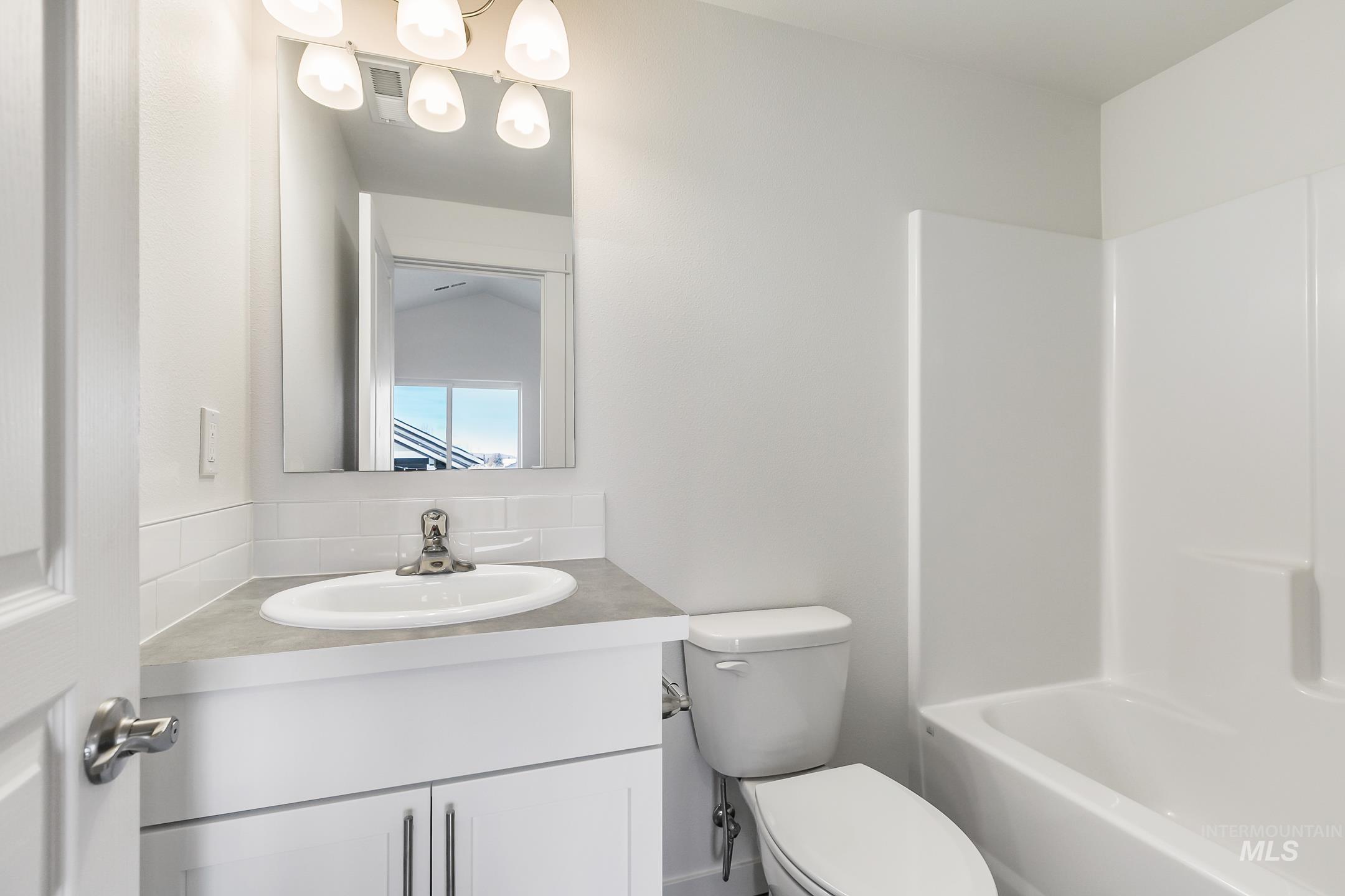 523 Brads Place, Twin Falls, Idaho 83301, 2 Bedrooms, 2 Bathrooms, Residential For Sale, Price $304,990, 98970786