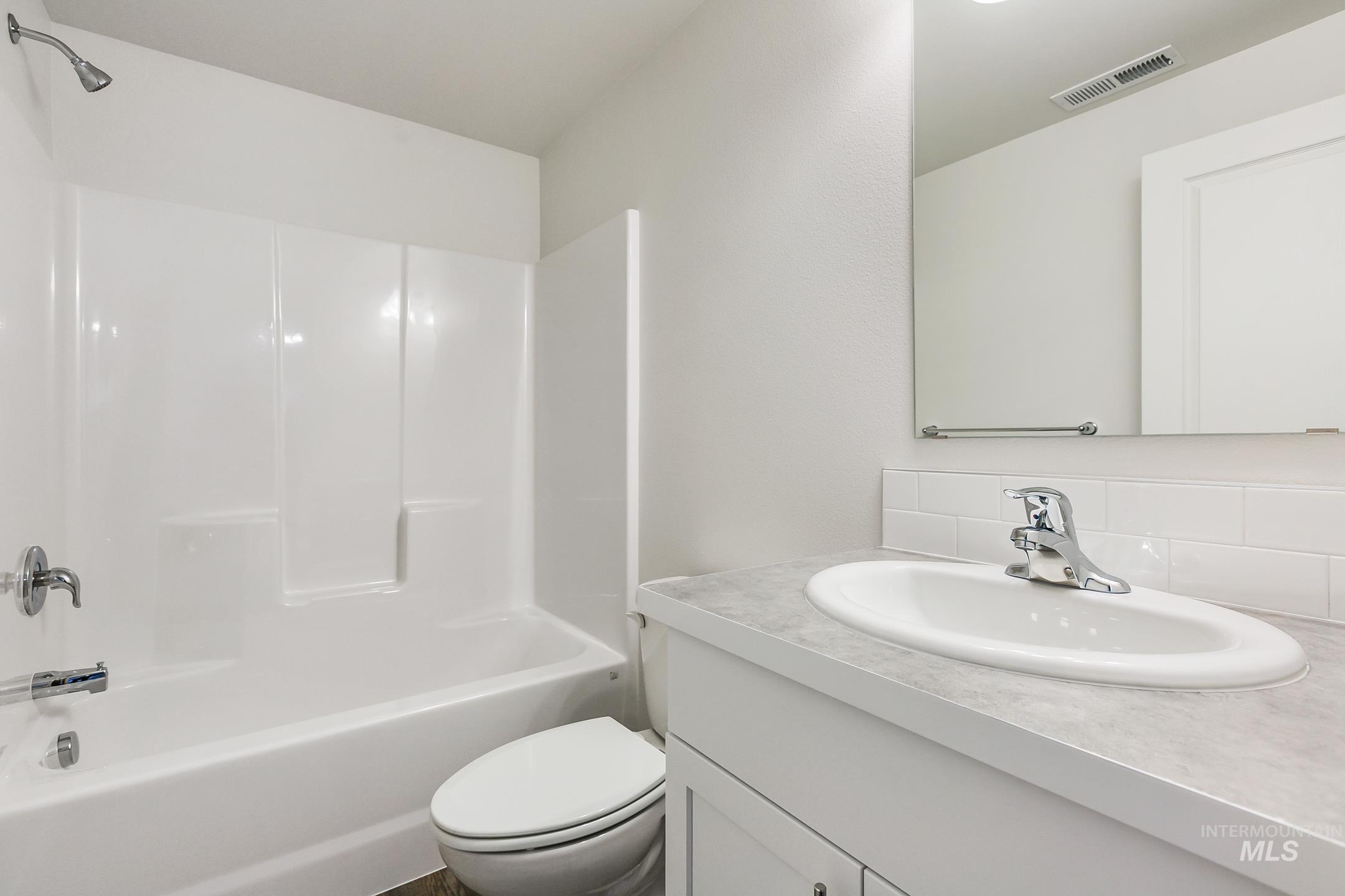 523 Brads Place, Twin Falls, Idaho 83301, 2 Bedrooms, 2 Bathrooms, Residential For Sale, Price $304,990, 98970786