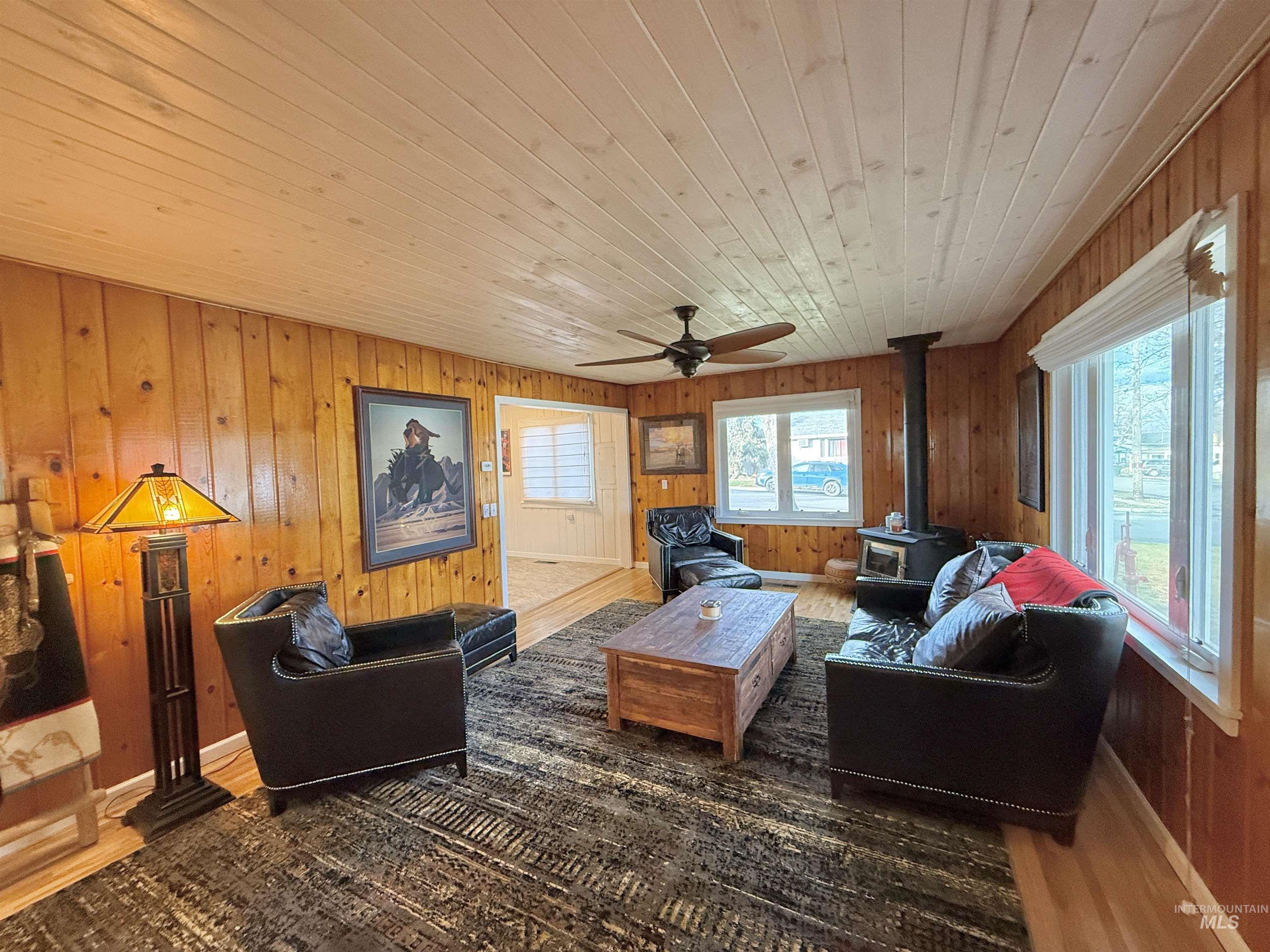 902 S Idaho Avenue, Grangeville, Idaho 83530, 3 Bedrooms, 1.5 Bathrooms, Residential For Sale, Price $360,000, 98970788