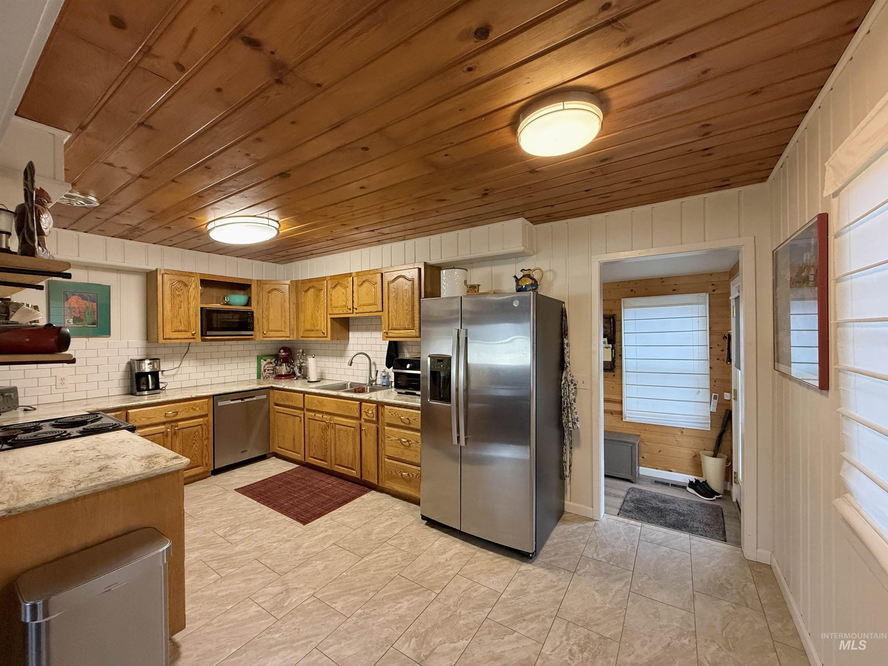 902 S Idaho Avenue, Grangeville, Idaho 83530, 3 Bedrooms, 1.5 Bathrooms, Residential For Sale, Price $360,000, 98970788