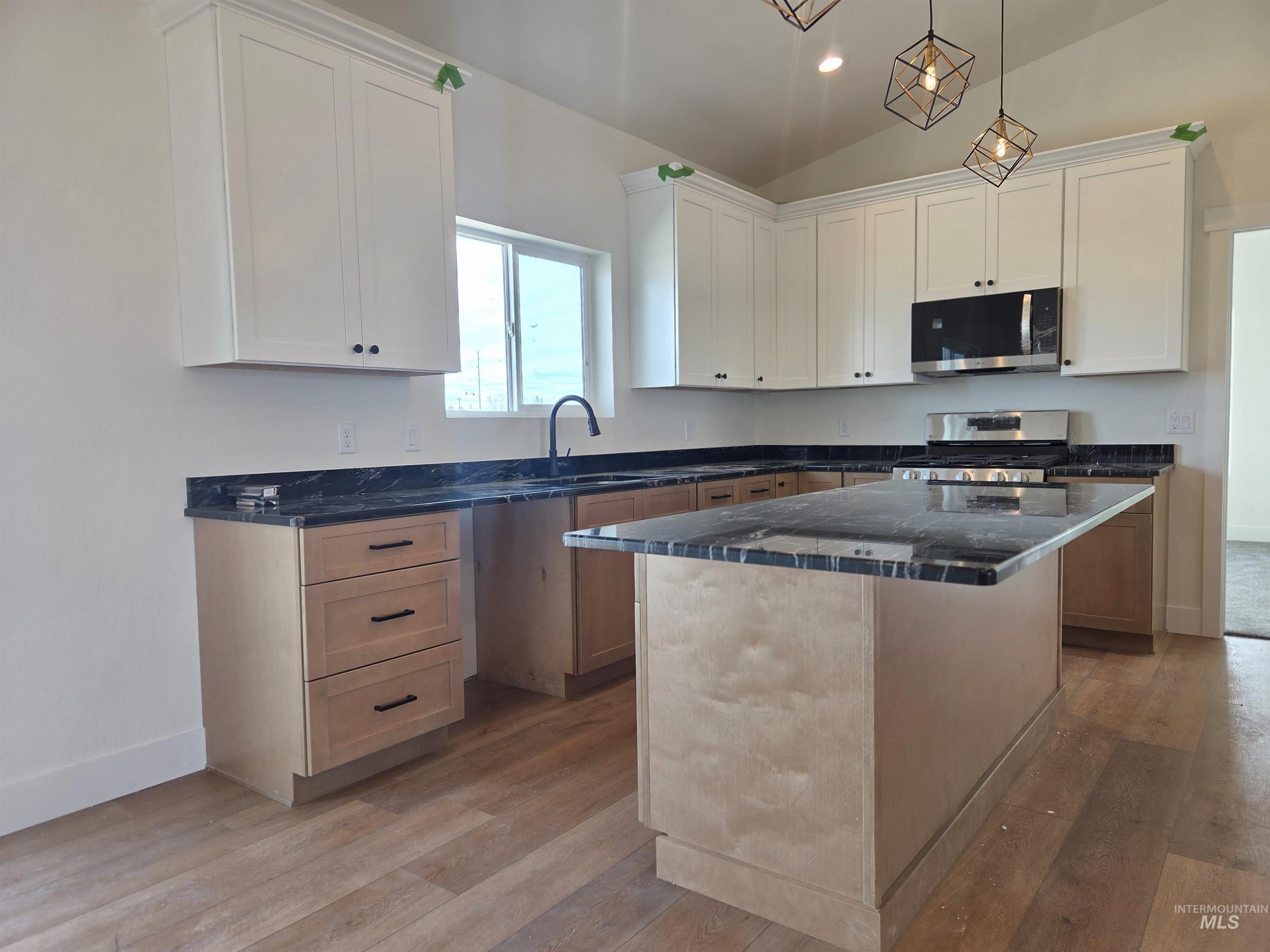 1212 Sage Lane, Rupert, Idaho 83350, 4 Bedrooms, 2 Bathrooms, Residential For Sale, Price $379,000,MLS 98970797