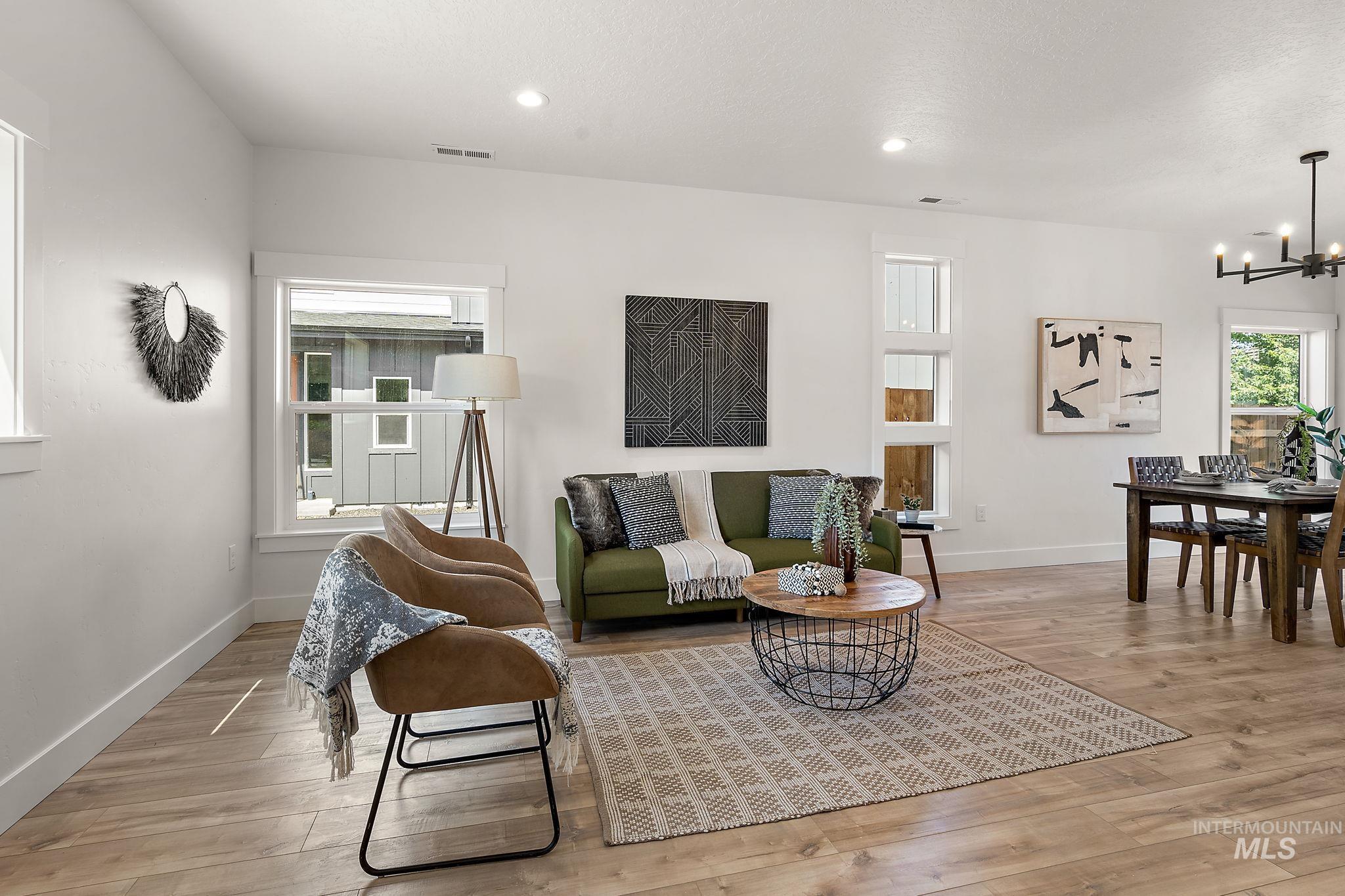 3821 N Jackie Ln, Boise, Idaho 83704, 4 Bedrooms, 3 Bathrooms, Residential For Sale, Price $479,000,MLS 98970800