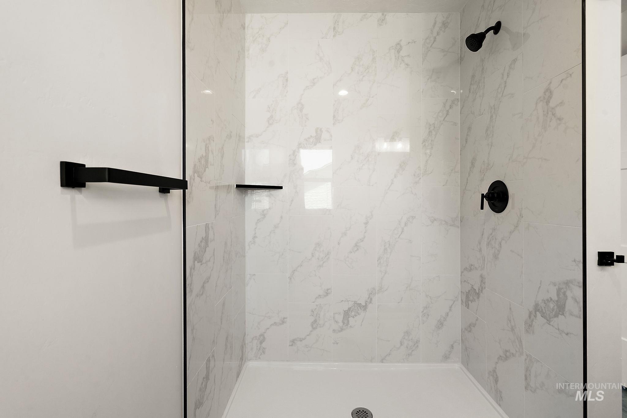 3821 N Jackie Ln, Boise, Idaho 83704, 4 Bedrooms, 3 Bathrooms, Residential For Sale, Price $479,000,MLS 98970800