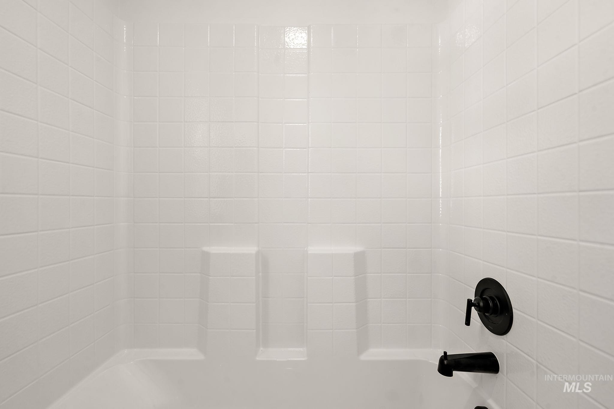 3821 N Jackie Ln, Boise, Idaho 83704, 4 Bedrooms, 3 Bathrooms, Residential For Sale, Price $479,000,MLS 98970800